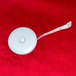 Mini retractable measuring tape